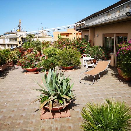 La Terrazza Di Jenny Apartment Palermo Bagian luar foto