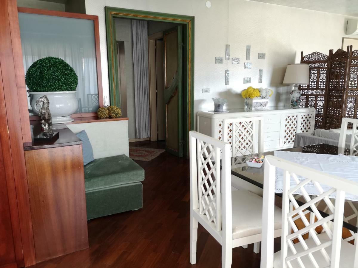 La Terrazza Di Jenny Apartment Palermo Bagian luar foto