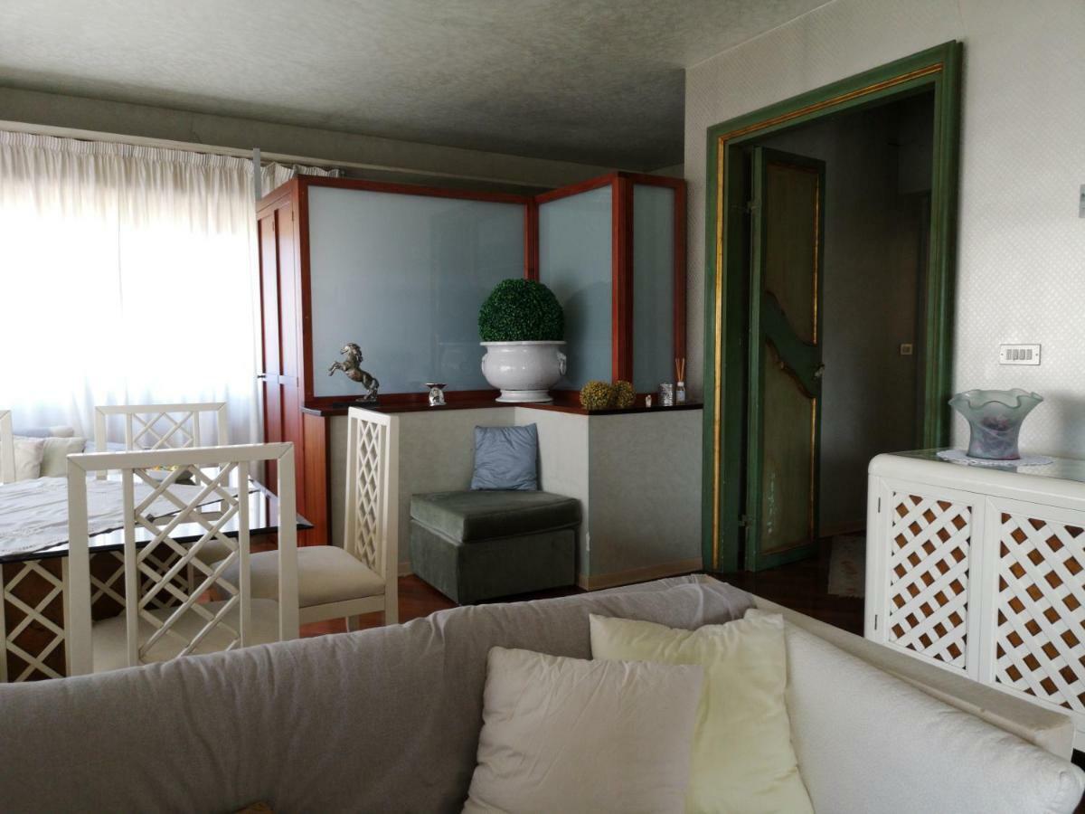 La Terrazza Di Jenny Apartment Palermo Bagian luar foto