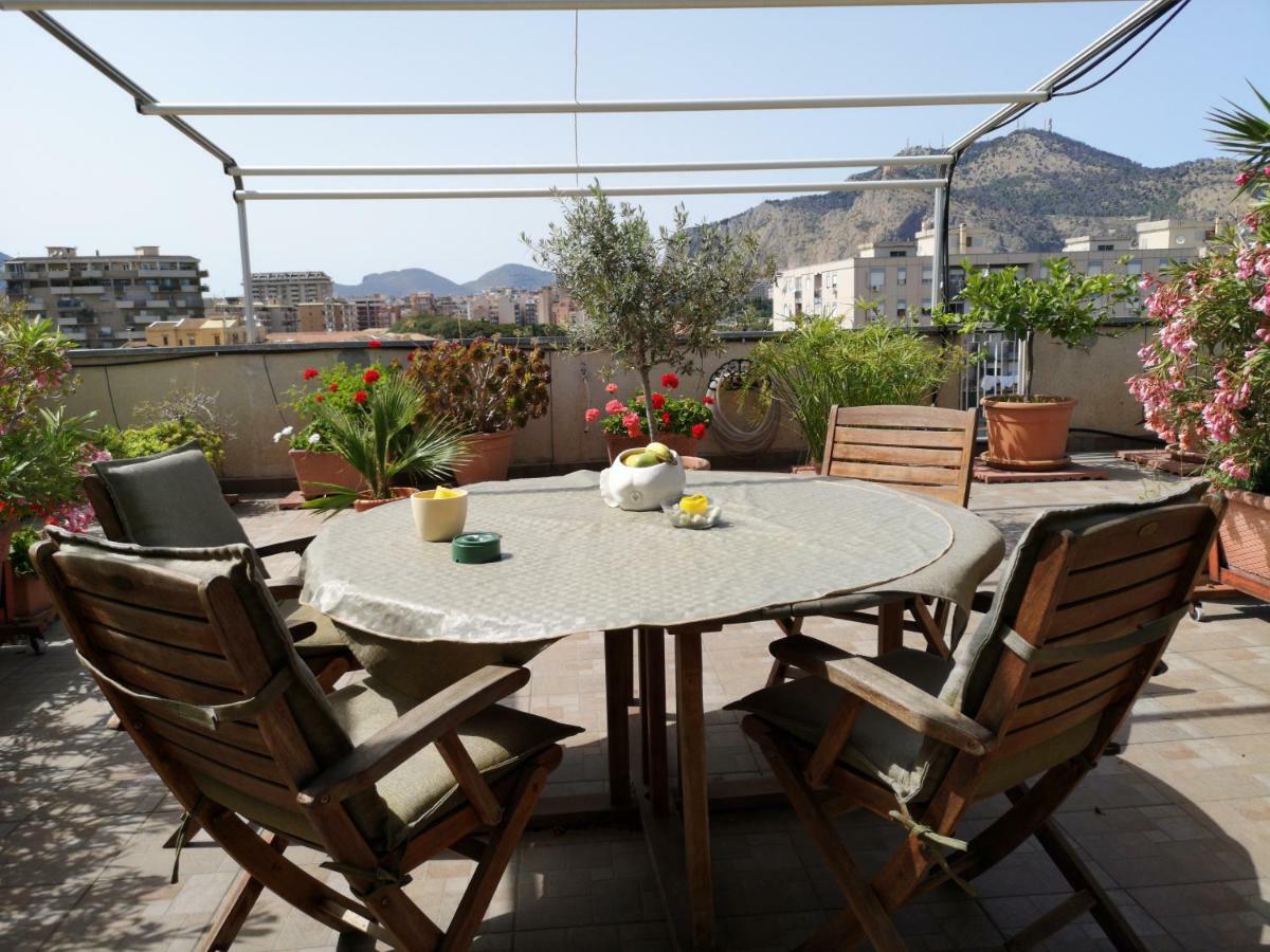 La Terrazza Di Jenny Apartment Palermo Bagian luar foto